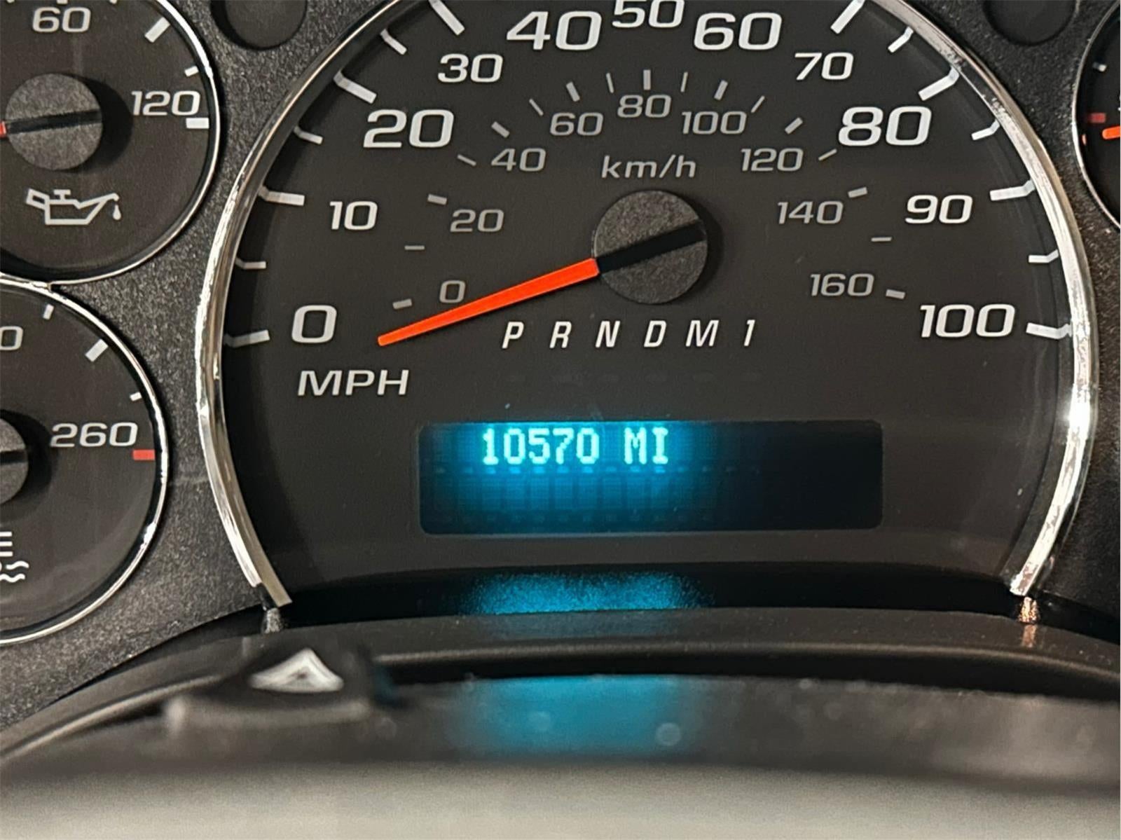 2025 Chevrolet Express Passenger 3500 1LT