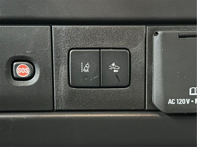 2025 Chevrolet Express Passenger 3500 1LT