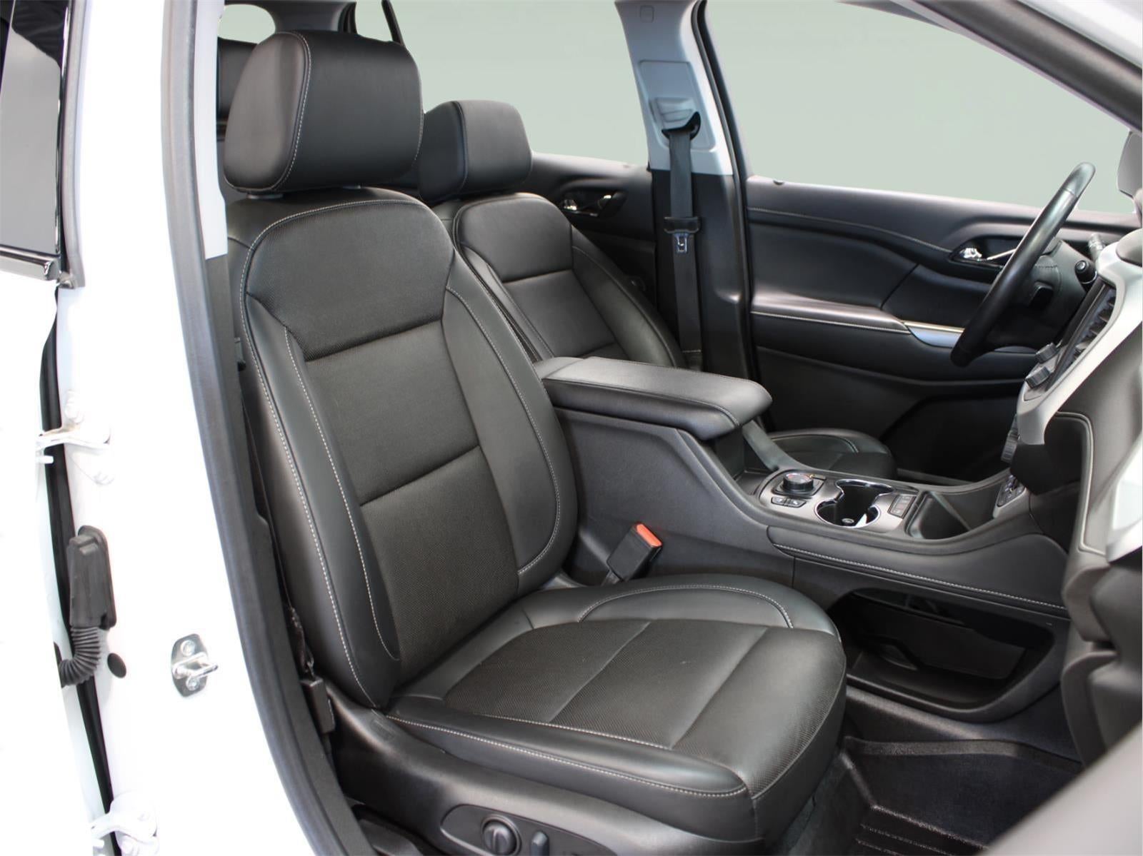 2022 GMC Acadia SLT