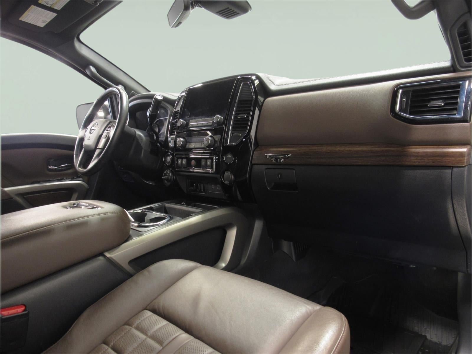2023 Nissan TITAN Crew Cab Platinum Reserve 4x4