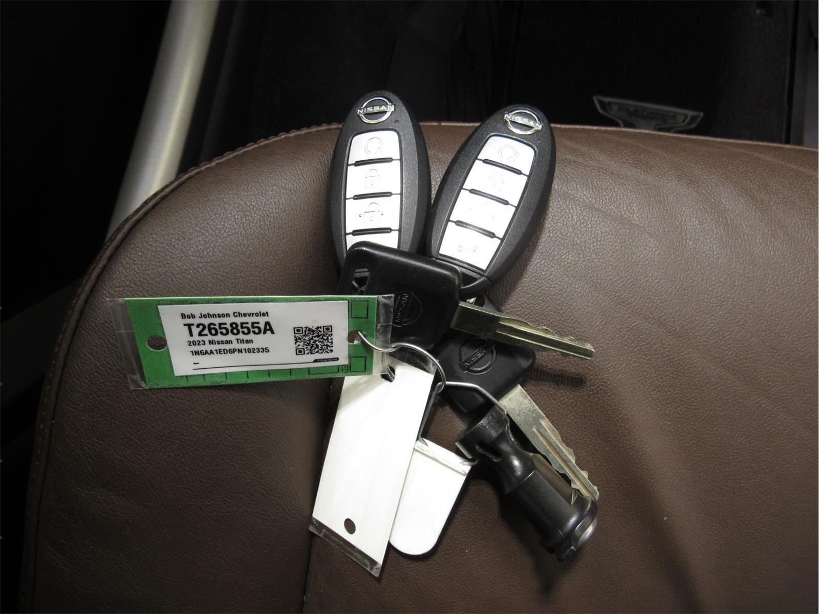 2023 Nissan TITAN Crew Cab Platinum Reserve 4x4