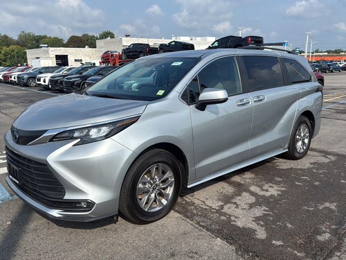 2025 Toyota Sienna XLE