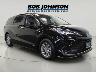 2021 Toyota Sienna XLE