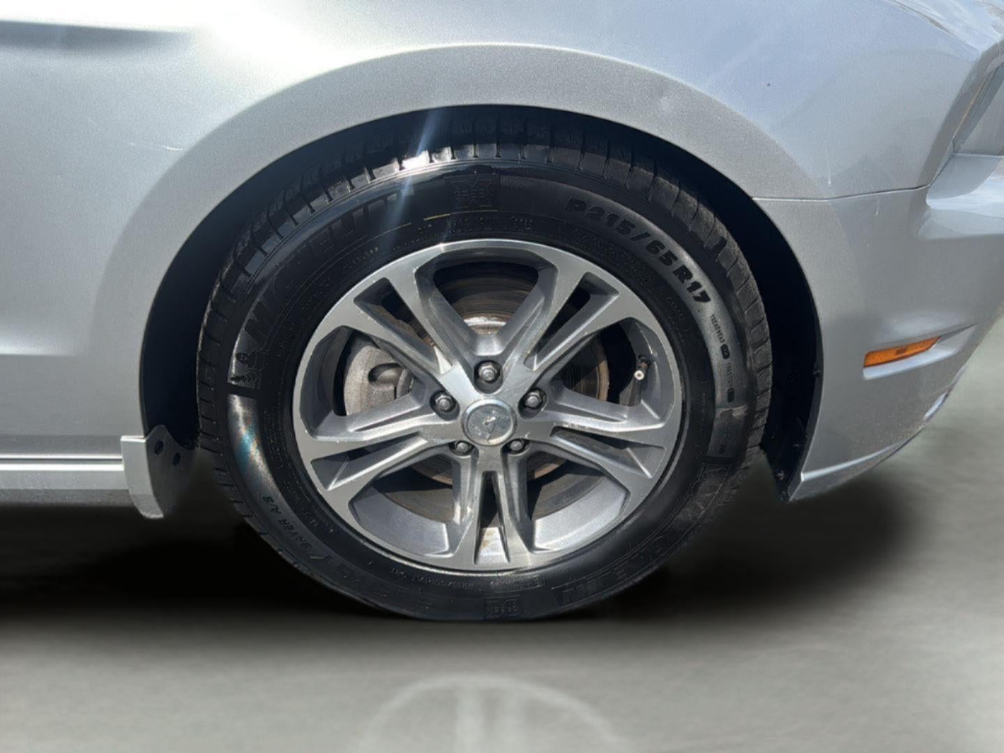 2014 Ford Mustang V6