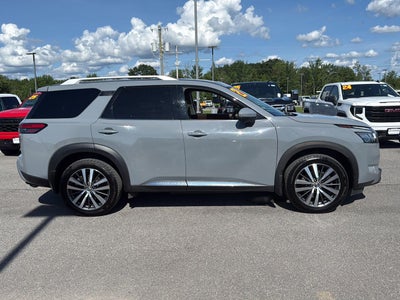 2022 Nissan Pathfinder Platinum 4WD