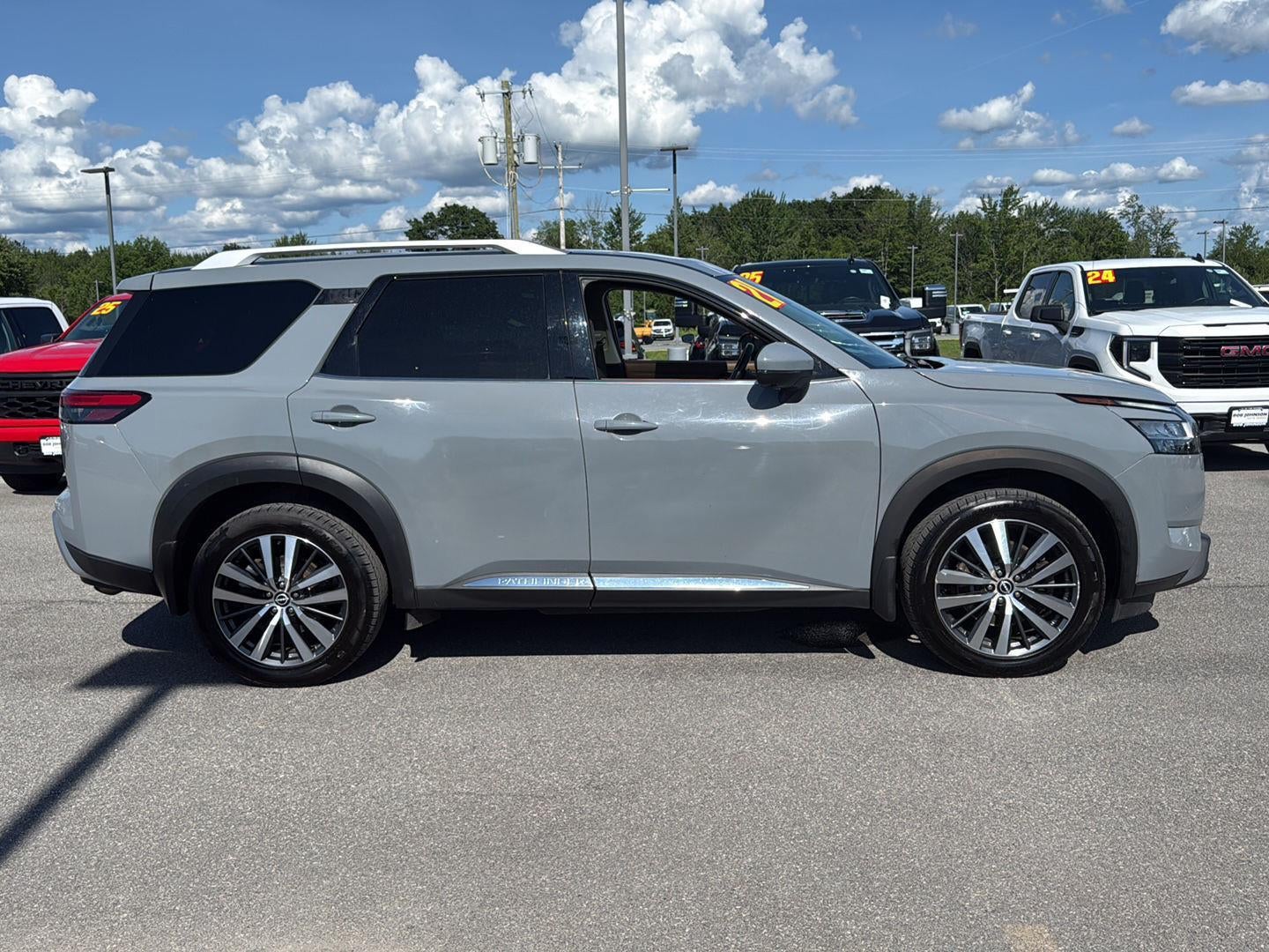 2022 Nissan Pathfinder Platinum 4WD