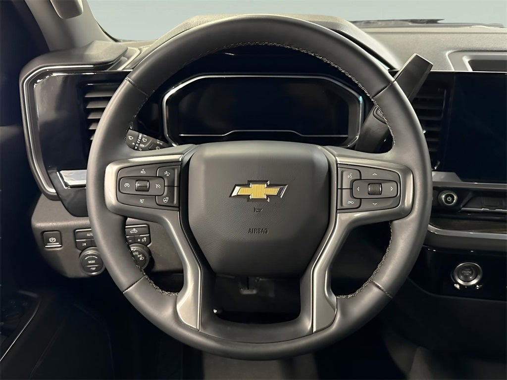 2024 Chevrolet Silverado 1500 LT CarBravo