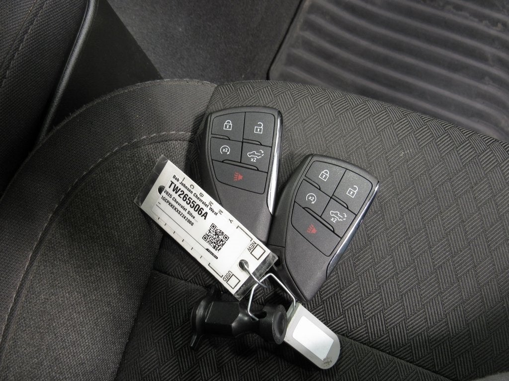 2025 Chevrolet Silverado 1500 LT w/ 22" Wheels *CarBravo Certified*