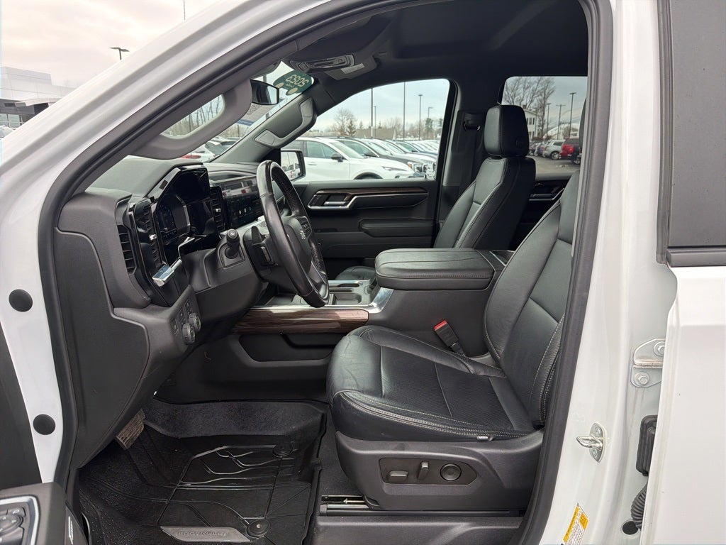 2023 Chevrolet Silverado 1500 RST CARBRAVO!