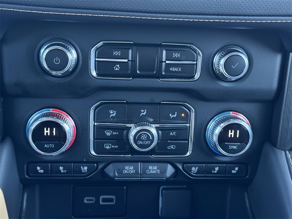 2024 GMC Yukon AT4 CARBRAVO CERTIFIED