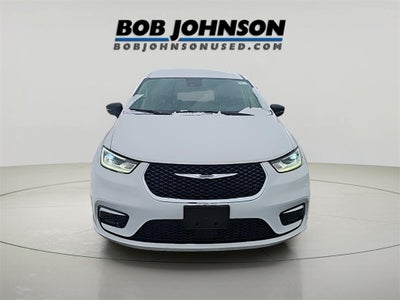 2024 Chrysler Pacifica Touring L Fresh Trade! Remote Start, Power Rear Doors, Power