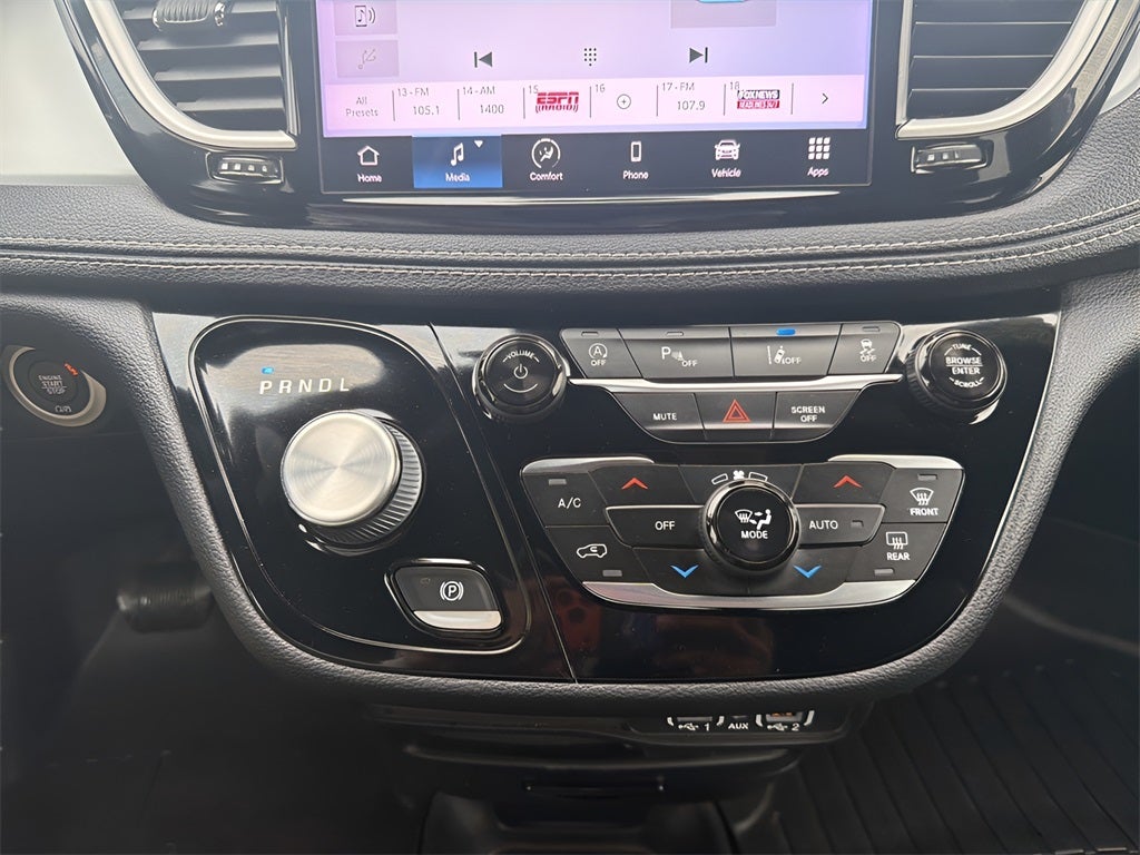 2022 Chrysler Pacifica Touring L CARBRAVO!