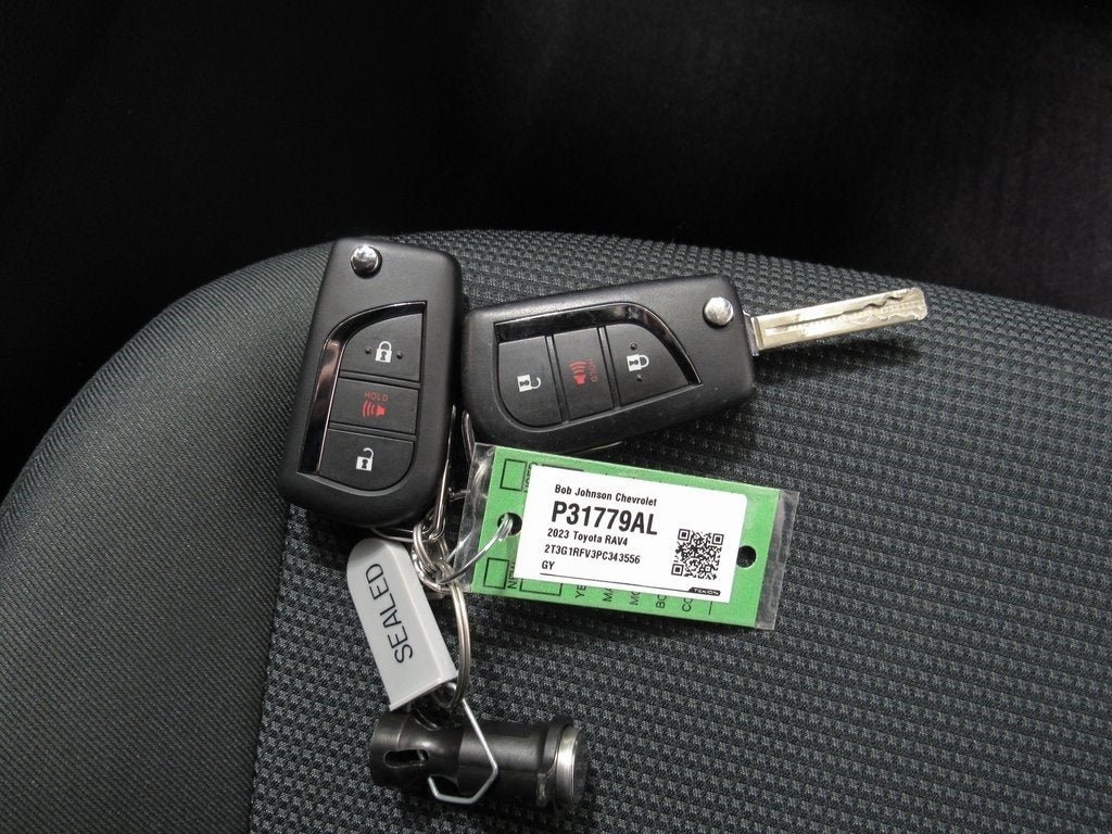 2023 Toyota RAV4 LE CARBRAVO CERTIFIED