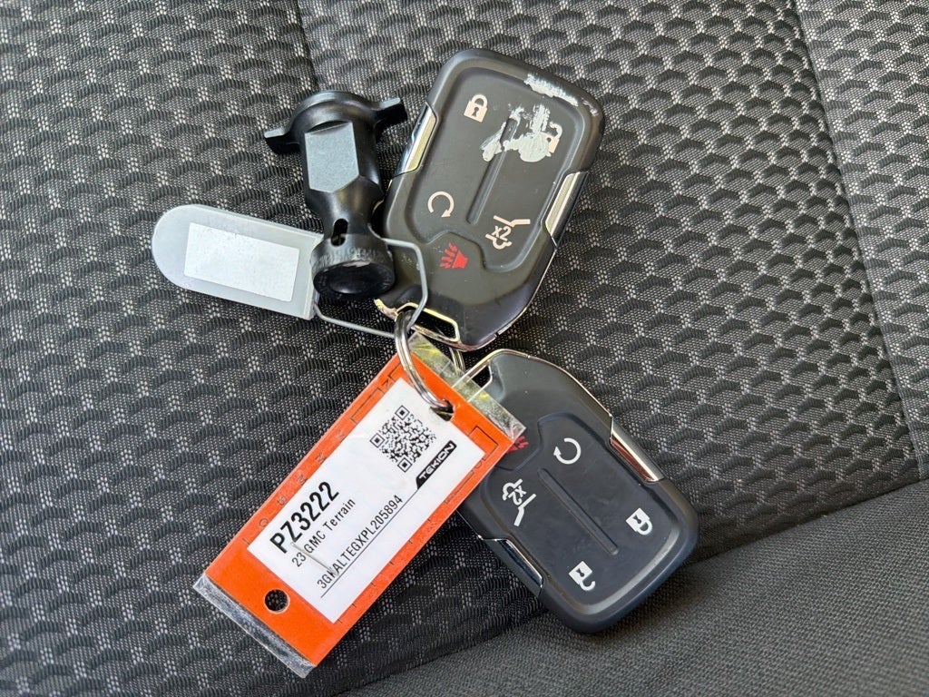 2023 GMC Terrain SLE CARBRAVO!