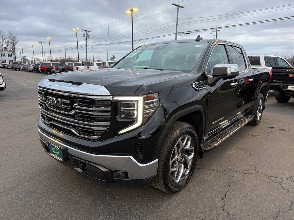 2023 GMC Sierra 1500 SLT CARBRAVO!