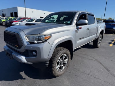 2017 Toyota Tacoma SR5 V6 CARBRAVO!