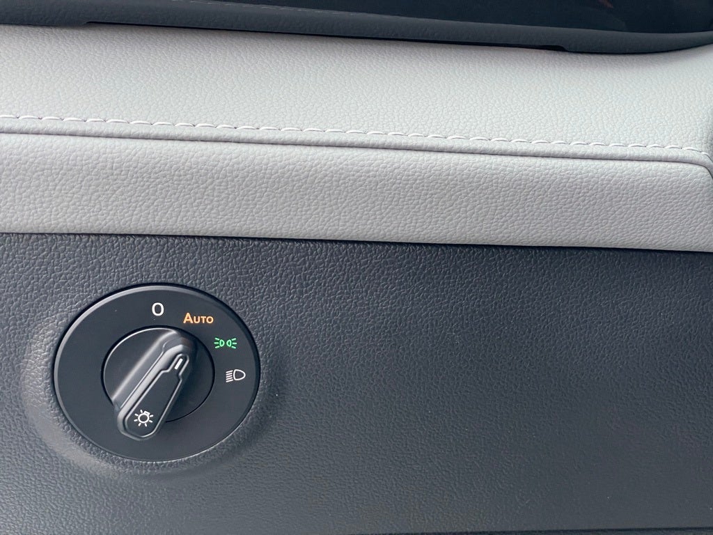 2022 Volkswagen Taos 1.5T SEL Certified