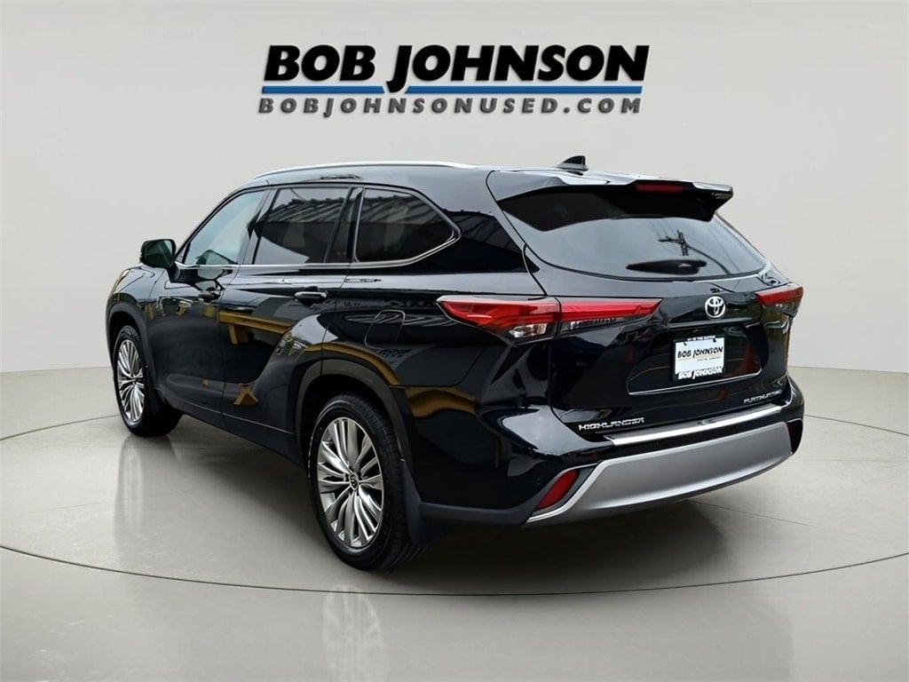 2023 Toyota Highlander Platinum
