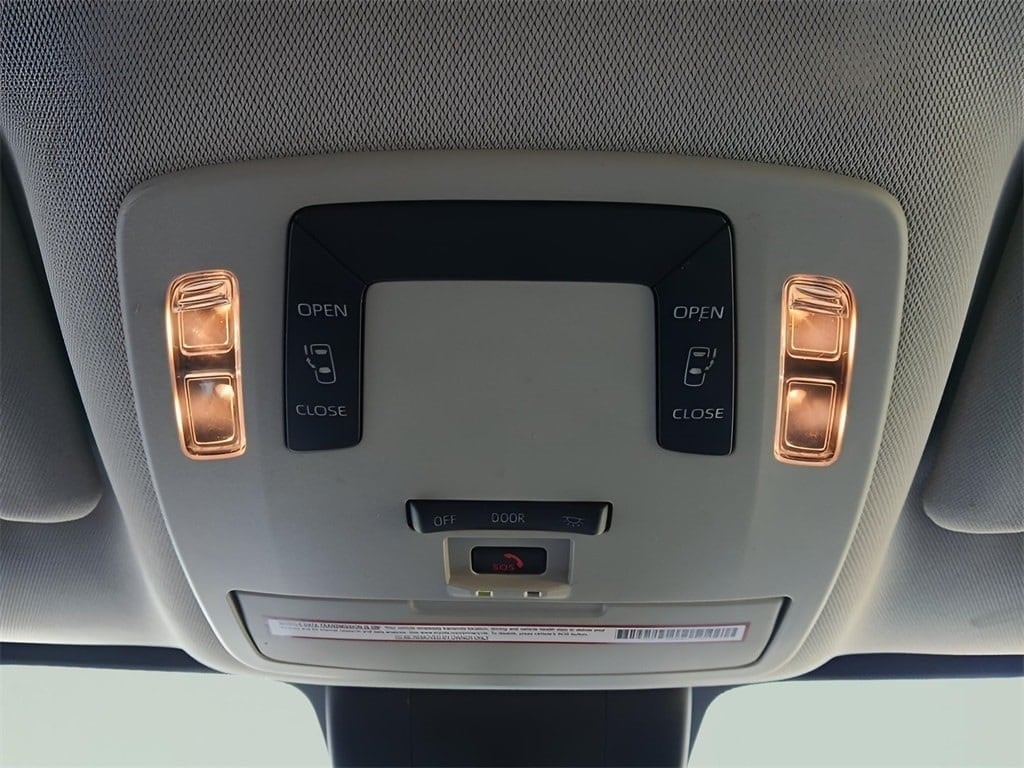 2021 Toyota Sienna LE 8 Passenger