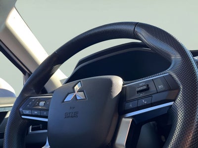 2022 Mitsubishi Outlander ES