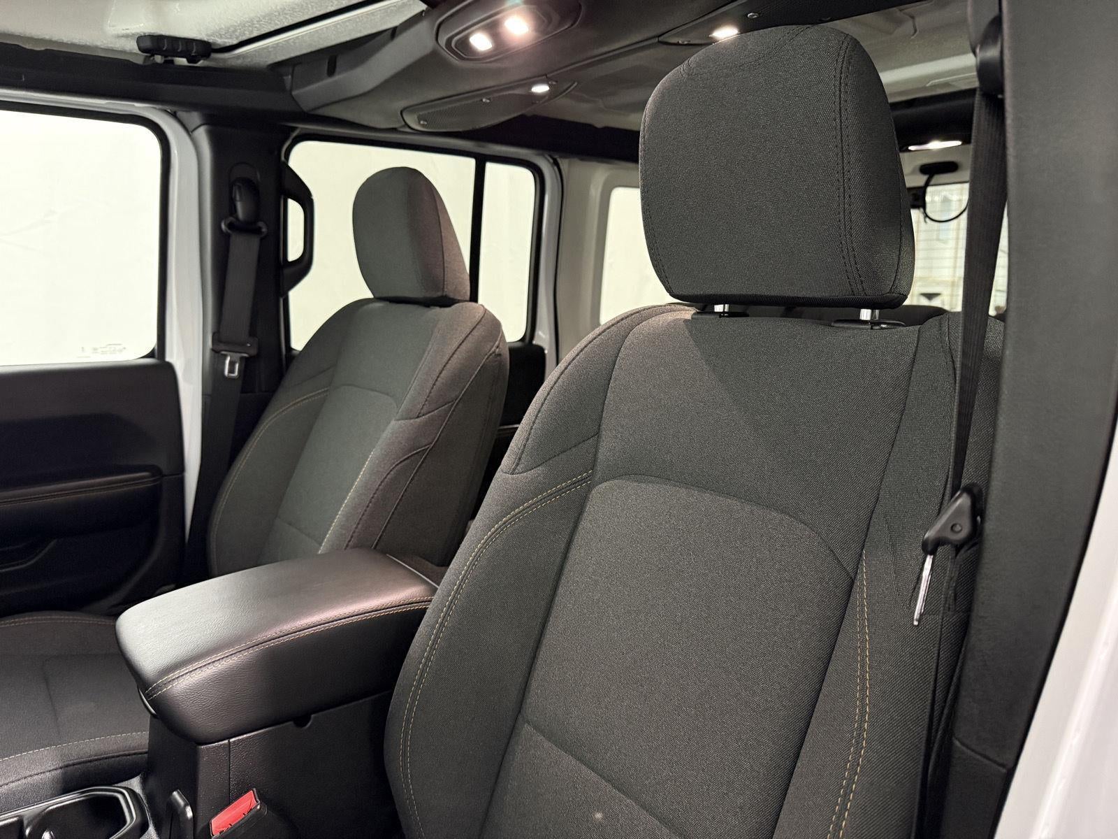 2024 Jeep Wrangler 4-Door Sahara