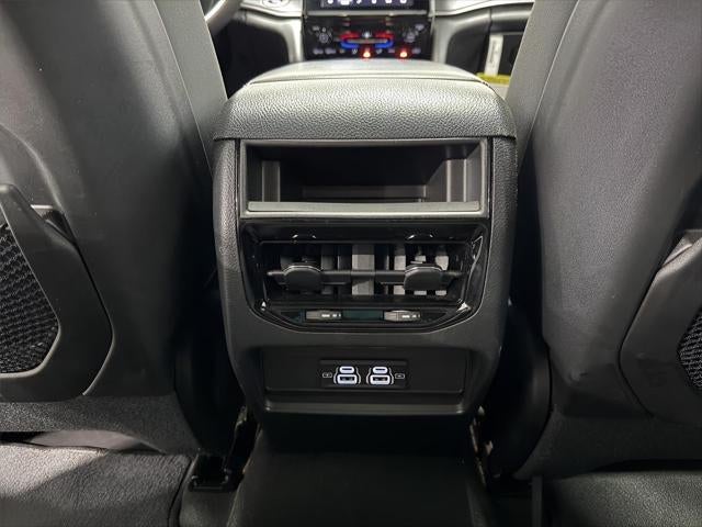 2024 Jeep Grand Cherokee Laredo X 4x4