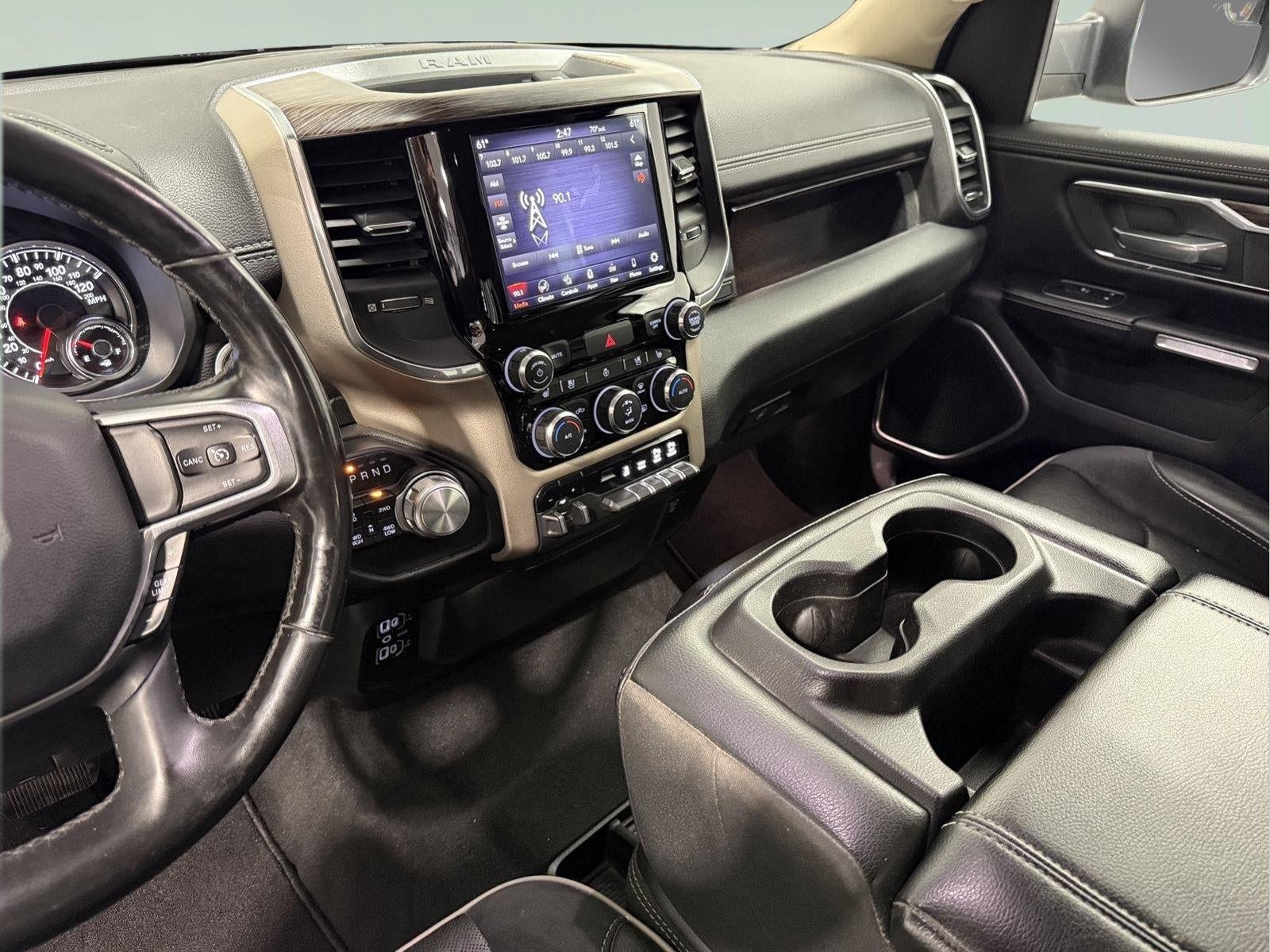 2019 RAM 1500 Laramie Crew Cab 4x4 5'7' Box