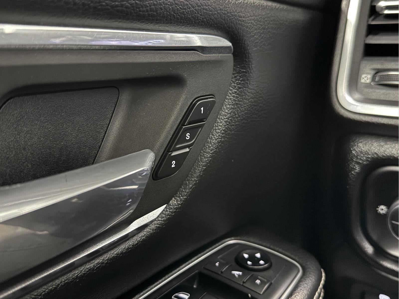 2019 RAM 1500 Laramie Crew Cab 4x4 5'7' Box