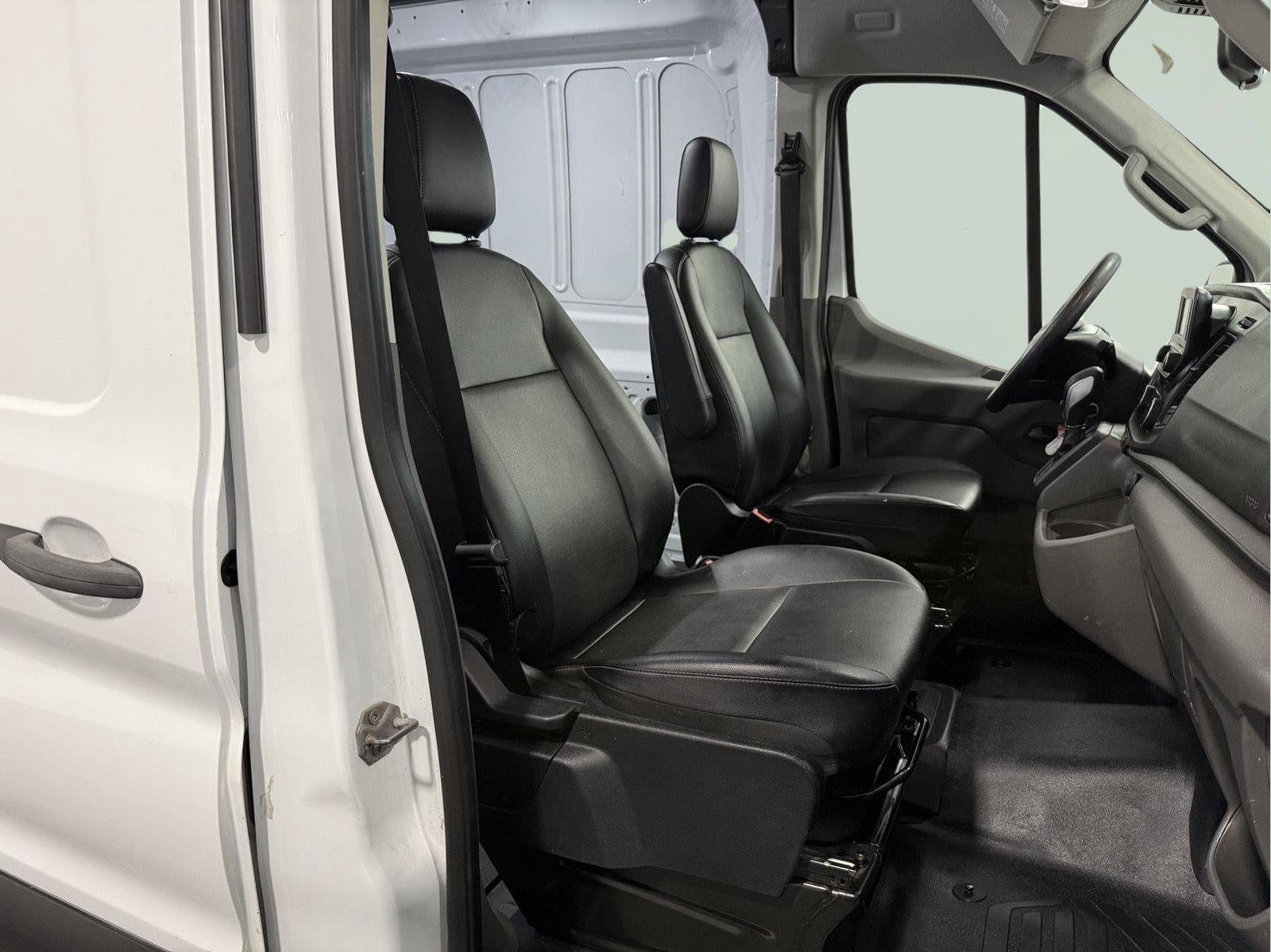 2023 Ford Furgoneta de carga Transit-250 T-250 130' Med Rf 9070 GVWR RWD