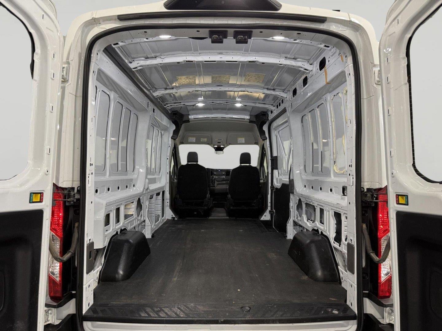 2023 Ford Furgoneta de carga Transit-250 T-250 130' Med Rf 9070 GVWR RWD