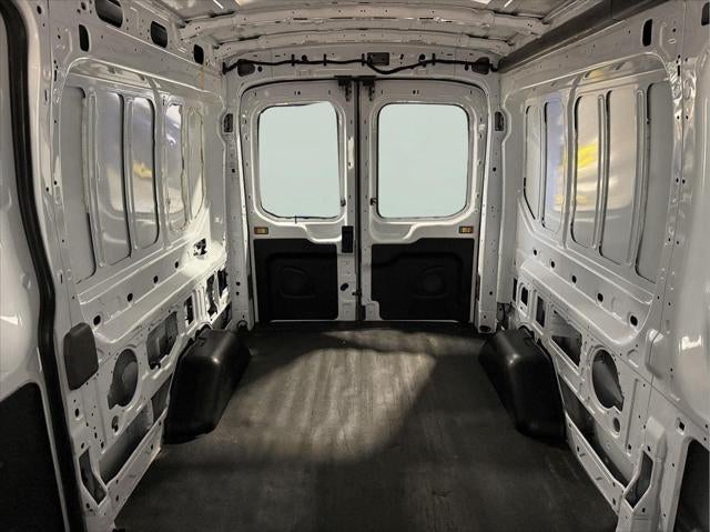 2023 Ford Furgoneta de carga Transit-250 T-250 130' Med Rf 9070 GVWR RWD