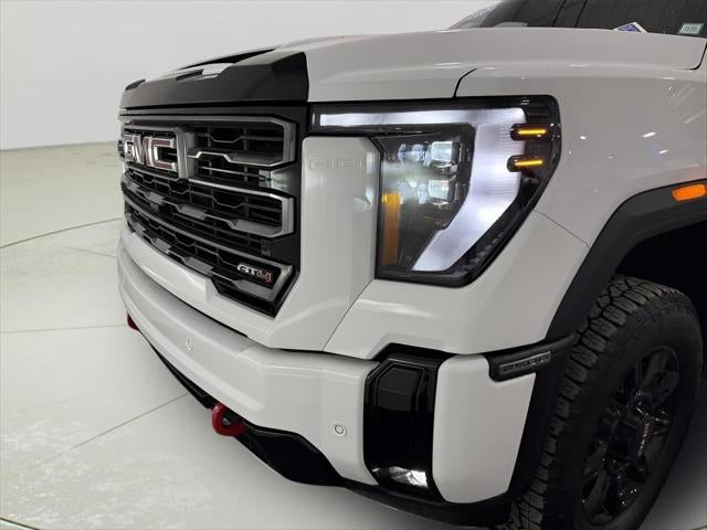2025 GMC Sierra 2500HD 4WD Crew Cab Standard Bed AT4
