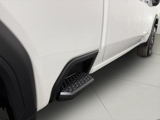 2025 GMC Sierra 2500HD 4WD Crew Cab Standard Bed AT4