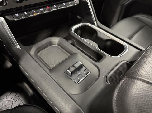 2024 GMC Sierra 2500HD 4WD Crew Cab Standard Bed Denali