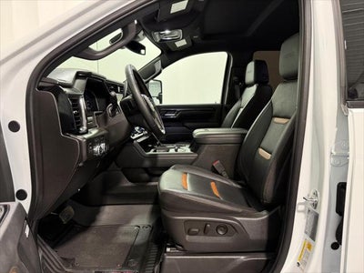 2025 GMC Sierra 2500HD 4WD Crew Cab Standard Bed AT4