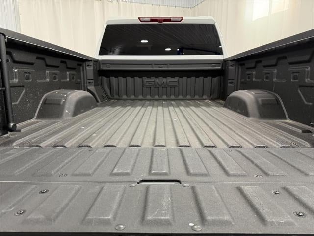 2025 GMC Sierra 2500HD 4WD Crew Cab Standard Bed AT4