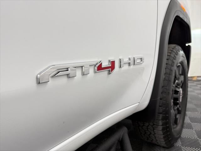 2025 GMC Sierra 2500HD 4WD Crew Cab Standard Bed AT4