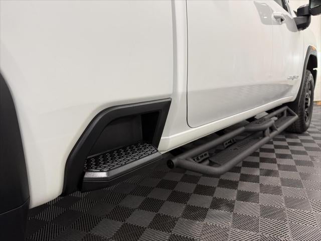2025 GMC Sierra 2500HD 4WD Crew Cab Standard Bed AT4