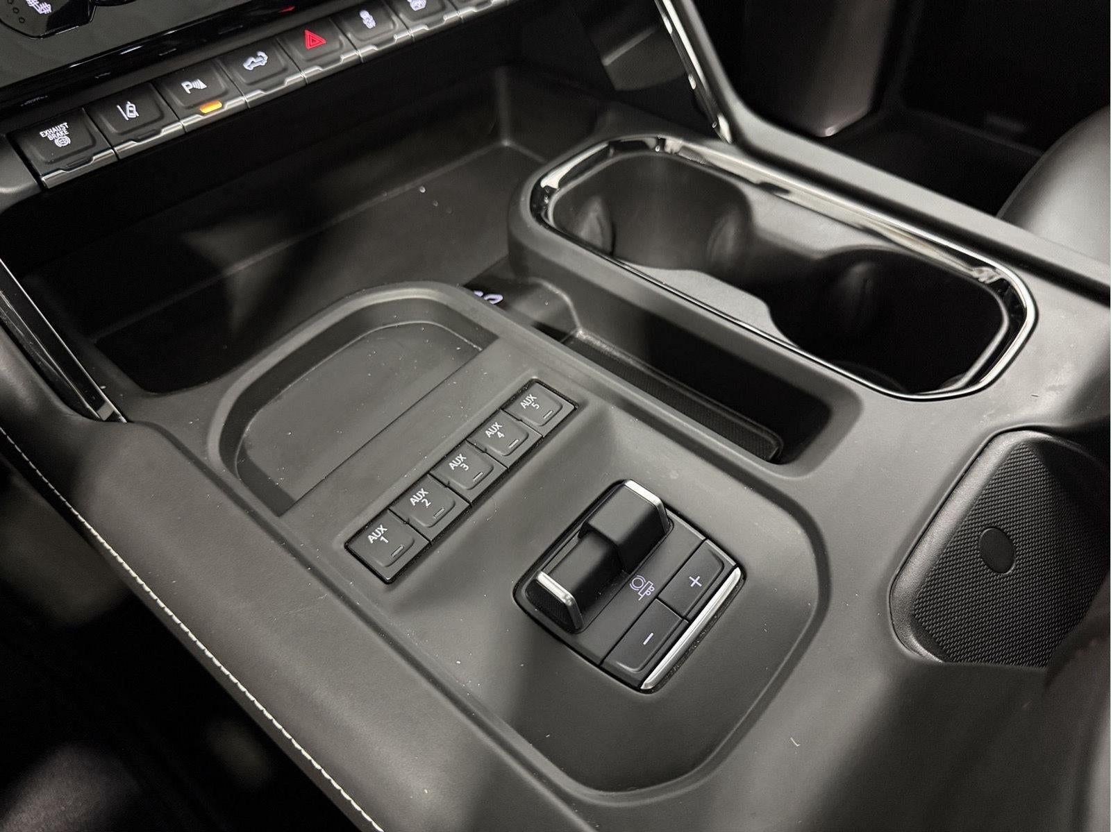 2025 GMC Sierra 2500HD Crew Cab, Standard Bed, AT4X, 4WD