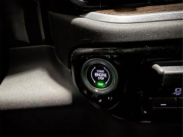 2022 GMC Sierra 1500 4WD Crew Cab Short Box Elevation