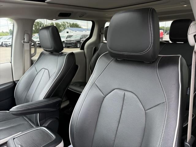 2023 Chrysler Pacifica Hybrid Limited