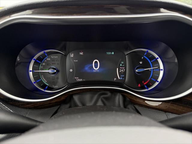 2023 Chrysler Pacifica Hybrid Limited