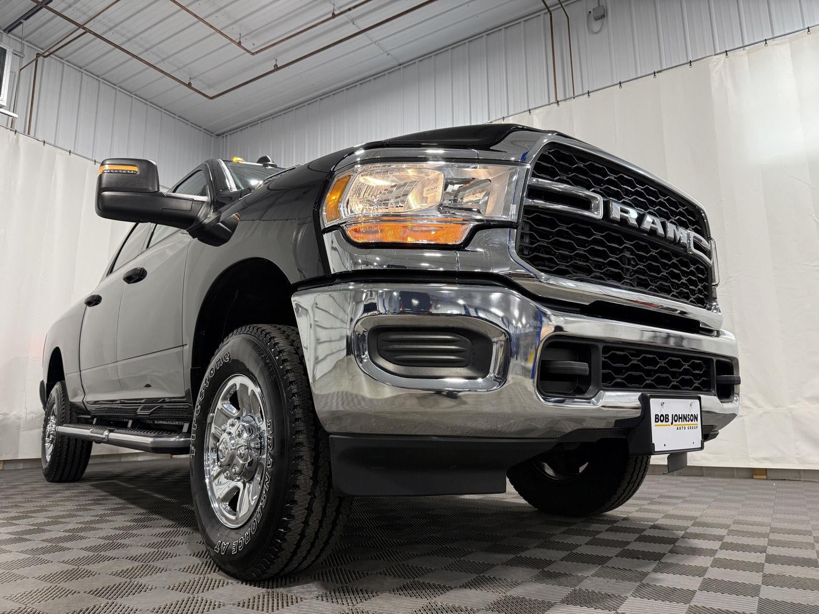 2024 RAM 2500 Tradesman Crew Cab 4x4 6'4' Box
