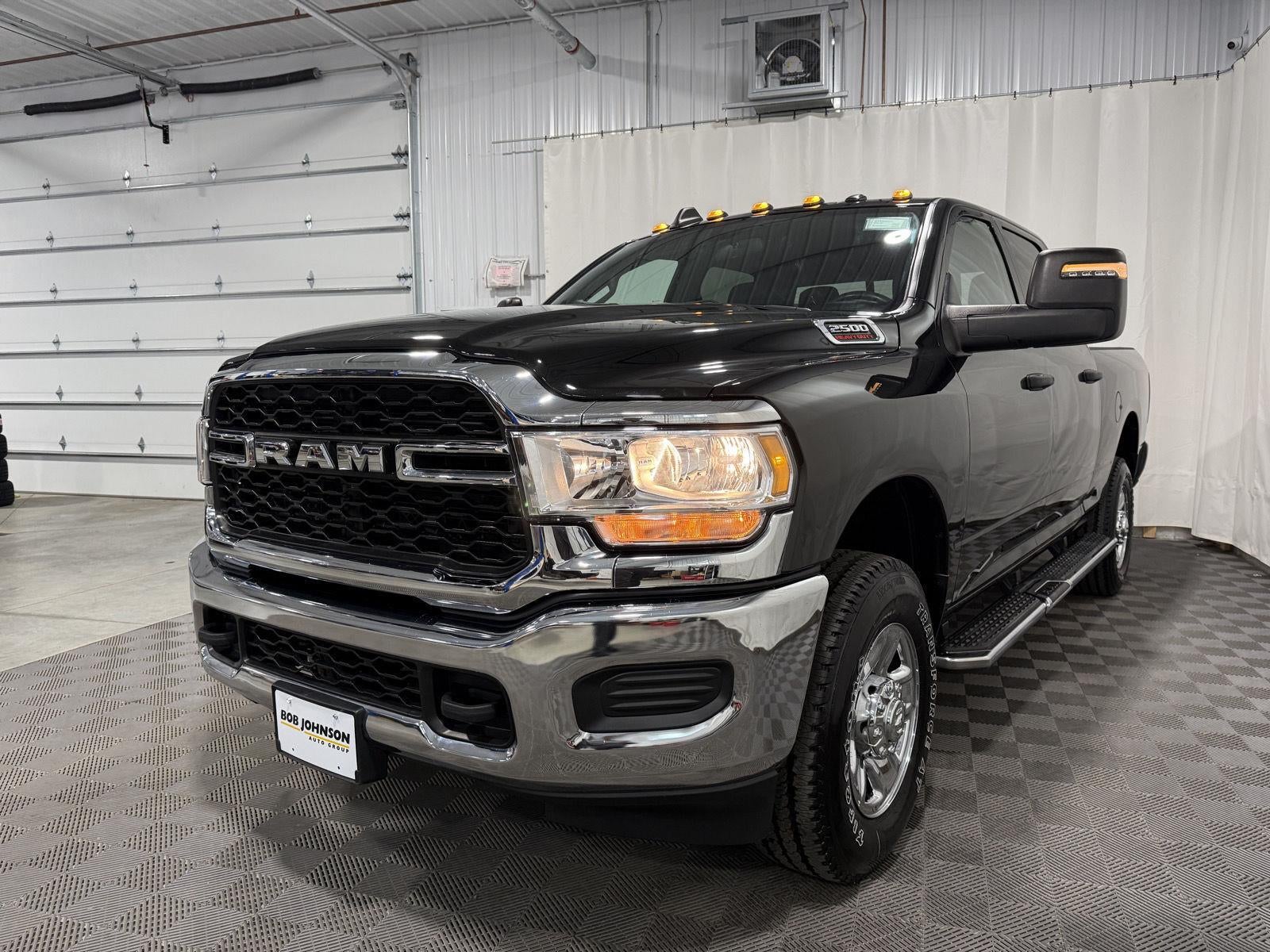 2024 RAM 2500 Tradesman Crew Cab 4x4 6'4' Box