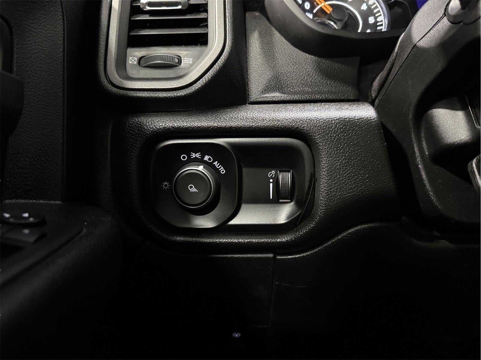 2021 RAM 2500 Tradesman Crew Cab 4x4 6'4' Box