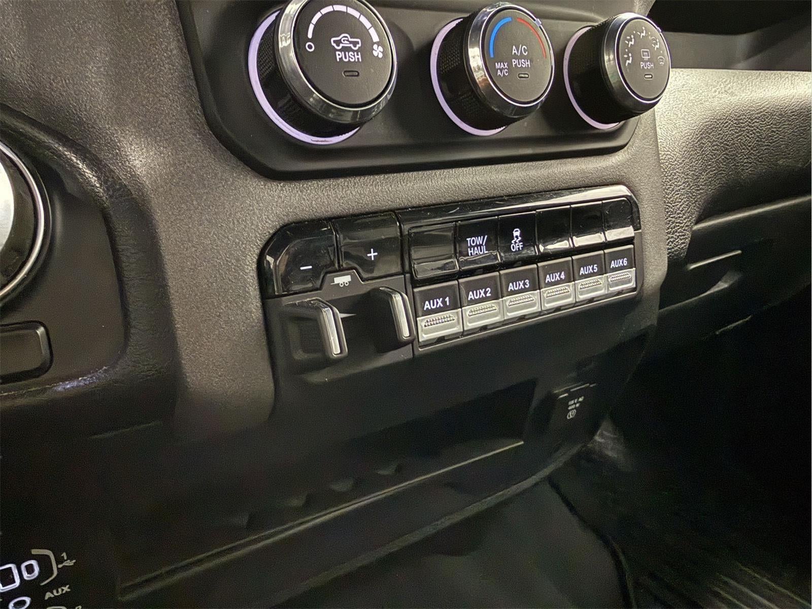 2021 RAM 2500 Tradesman Crew Cab 4x4 6'4' Box