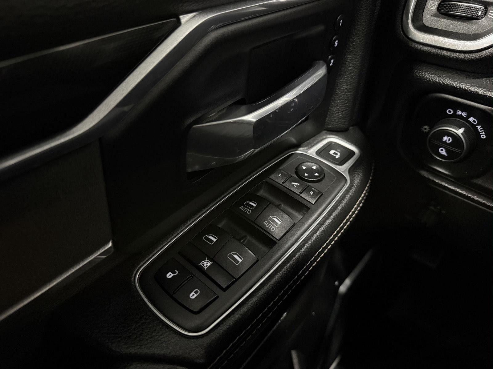 2019 RAM 2500 Laramie Crew Cab 4x4 6'4' Box
