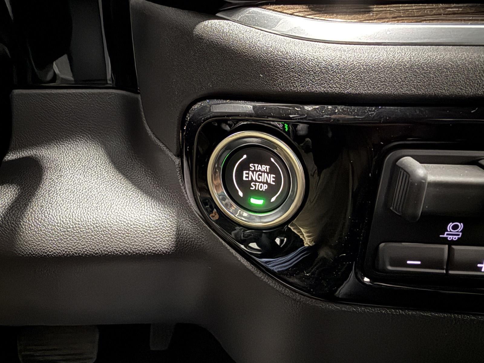 2025 GMC Sierra 1500 4WD Crew Cab Short Box Elevation with 3VL