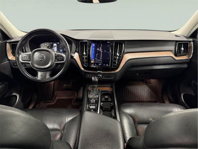 2021 Volvo XC60 T6 Momentum