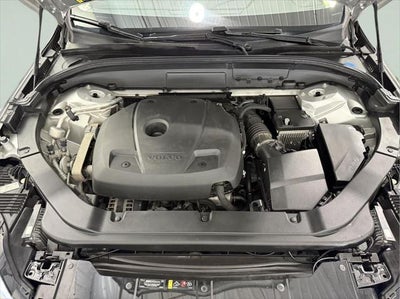 2021 Volvo XC60 T6 Momentum
